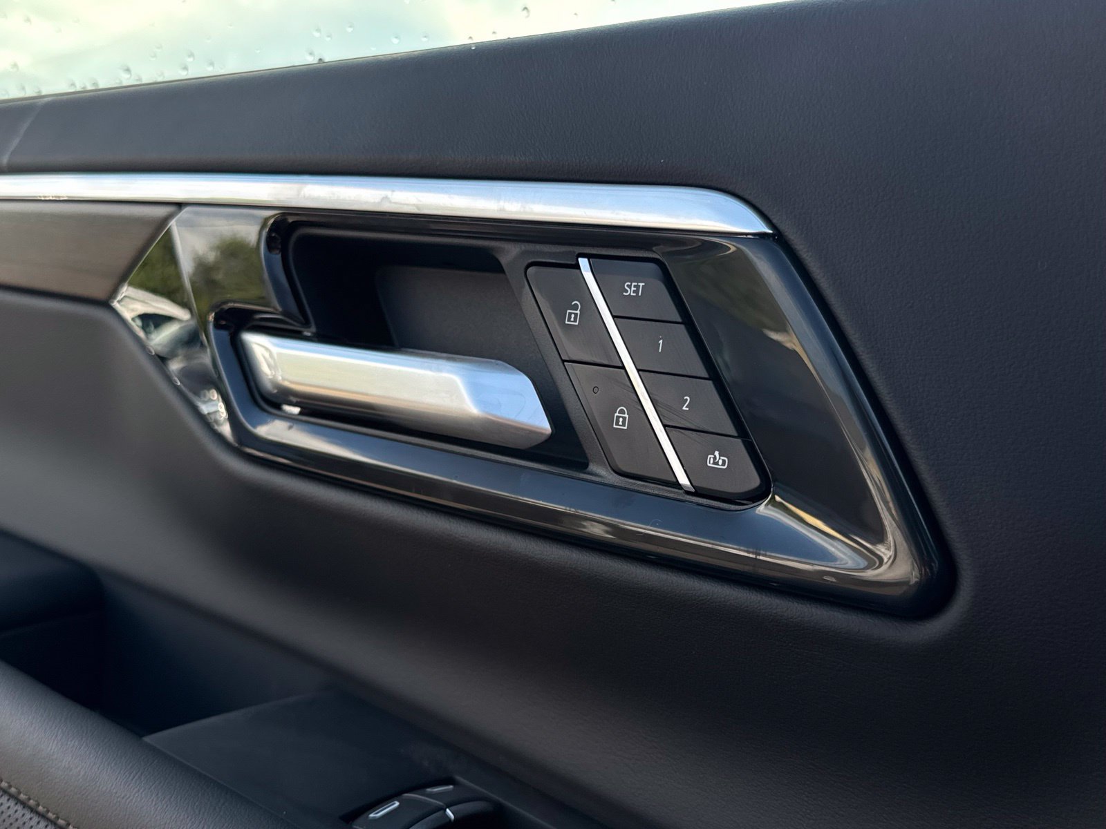 New 2026 Chevrolet Tahoe High Country AWD/4WD image 14