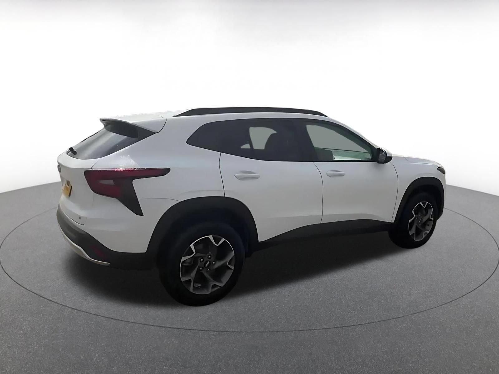 Used 2025 Chevrolet Trax LT FWD image 14