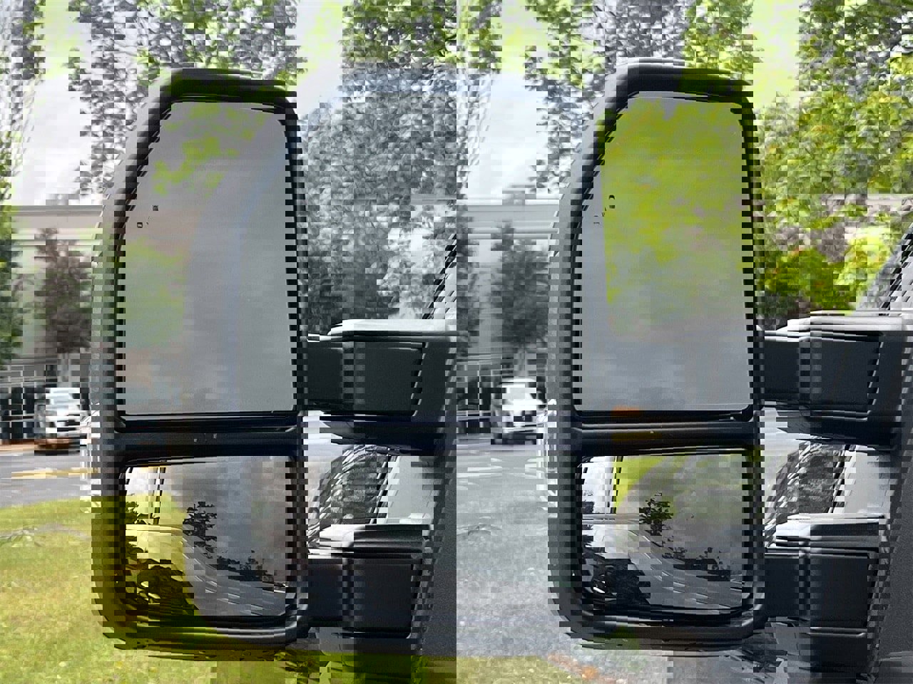 New 2025 Ford F250 XLT w/ Black Appearance Package image 40