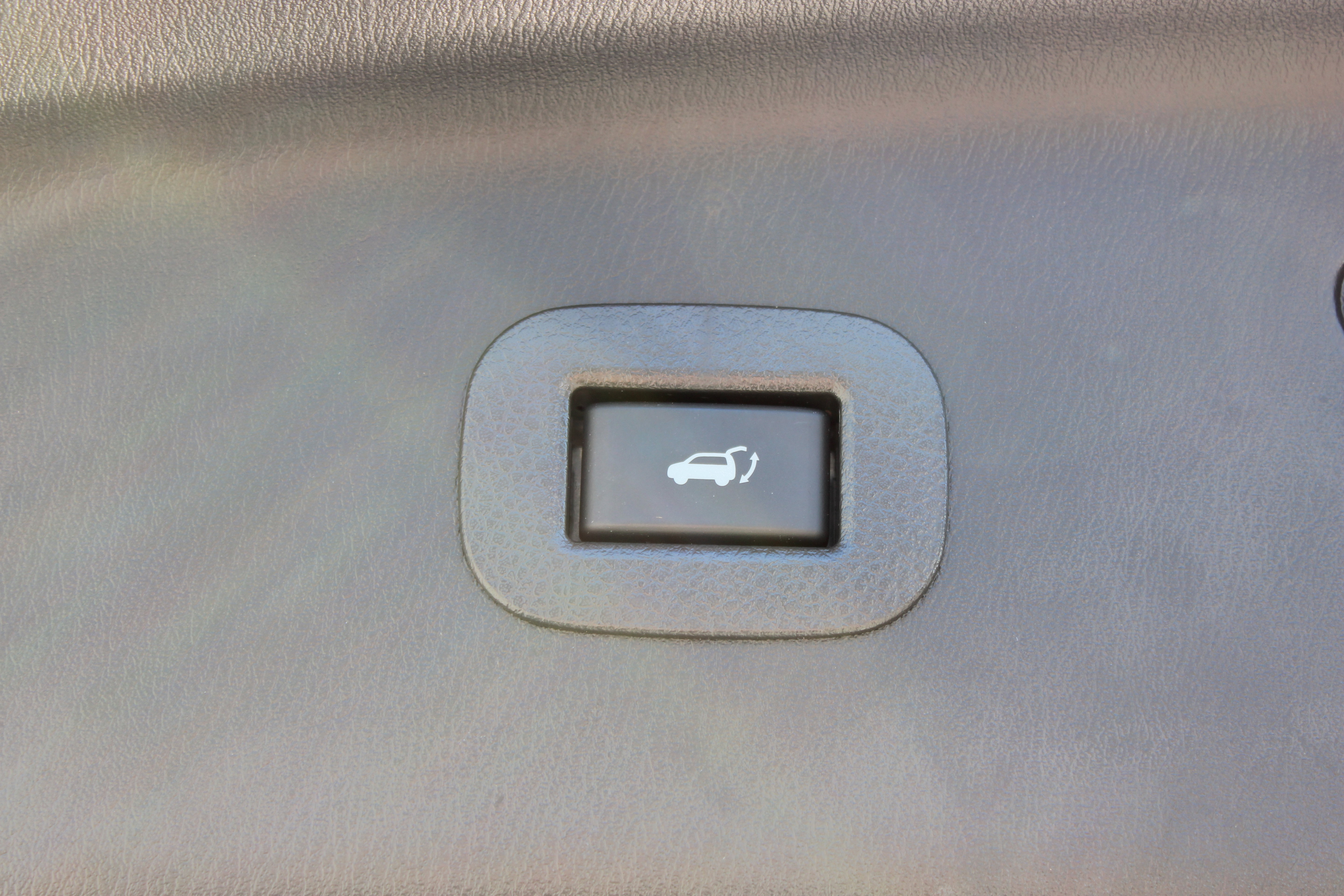 Used 2023 INFINITI QX80 Sensory w/ Cargo Package AWD/4WD image 9