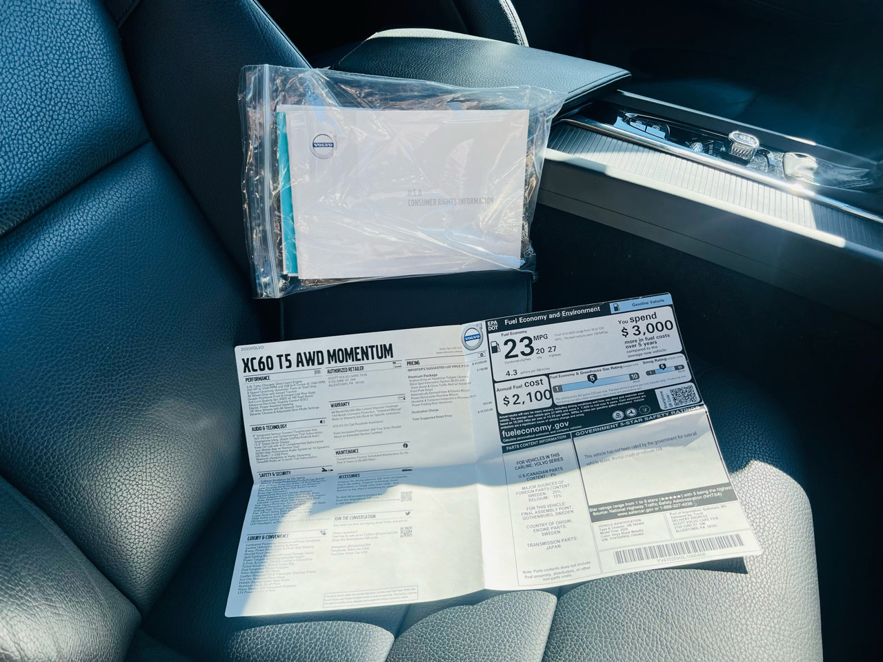 Used 2020 Volvo XC60 T5 Momentum image 28
