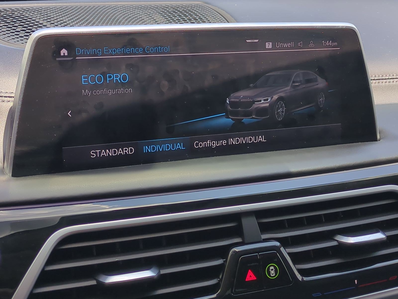 Used 2022 BMW M760i xDrive AWD/4WD image 25