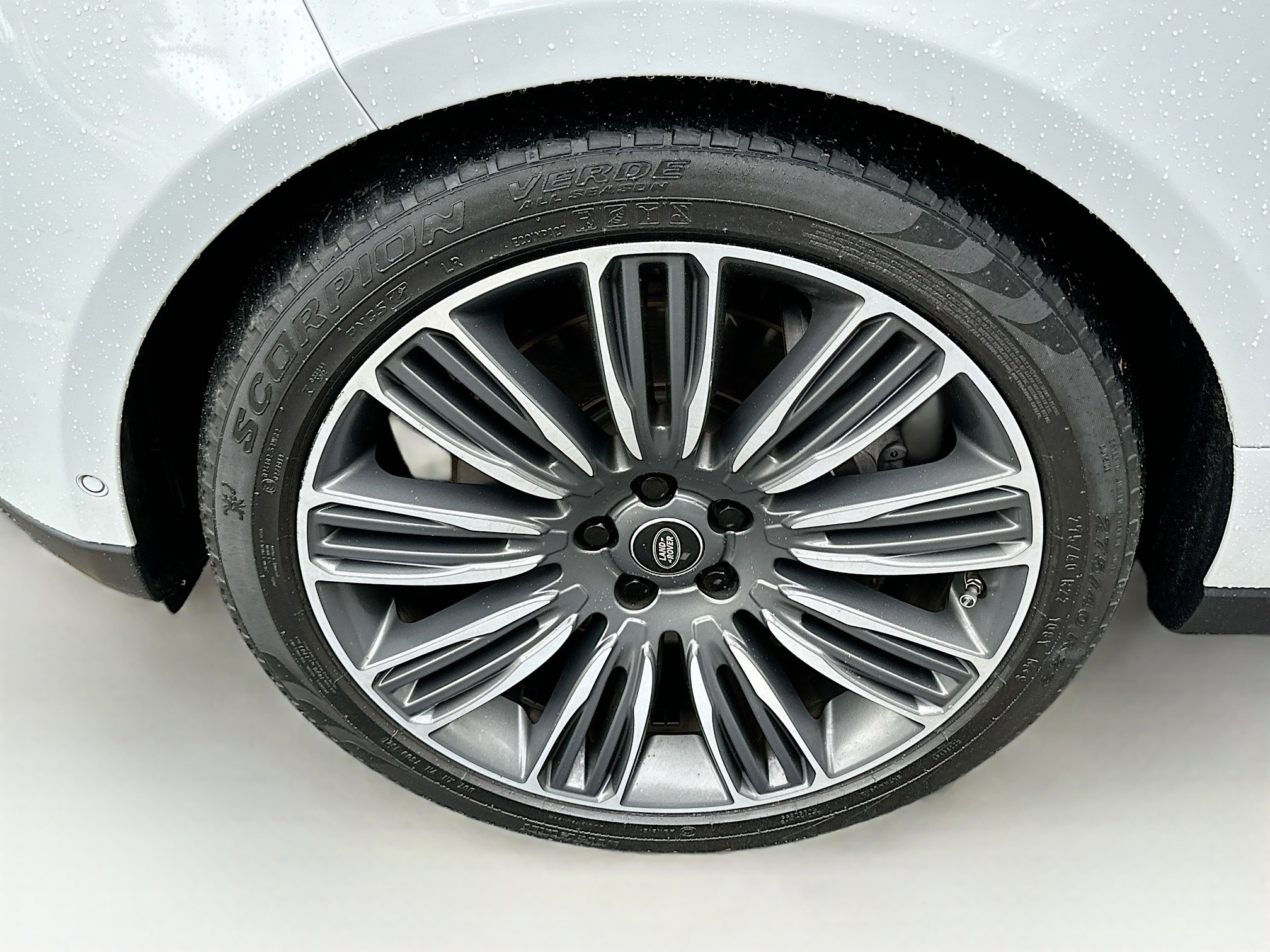 Used 2020 Land Rover Range Rover Long Wheelbase HSE image 34