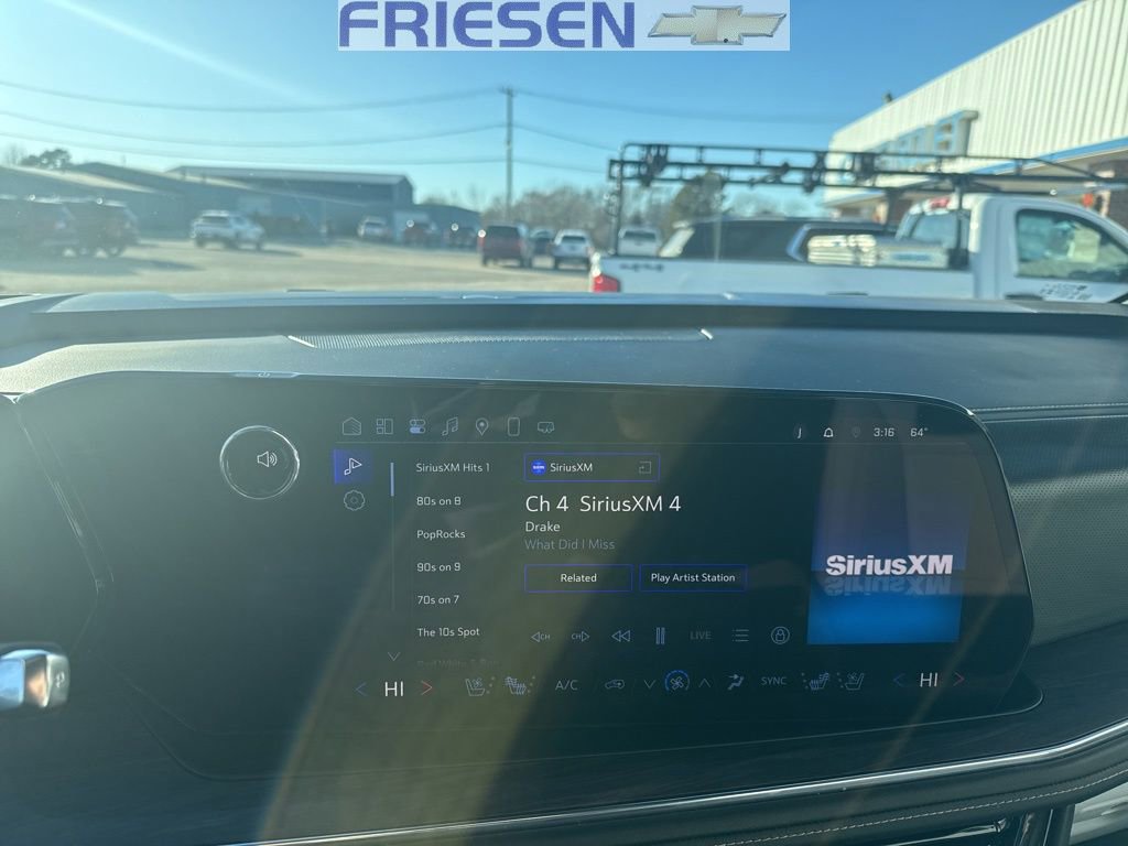 Used 2025 Chevrolet Suburban Premier image 18