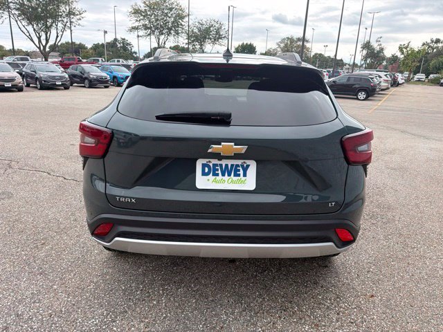 Used 2025 Chevrolet Trax LT FWD image 4