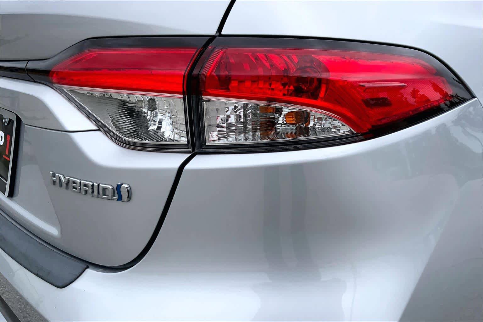 Used 2021 Toyota Corolla LE FWD image 30
