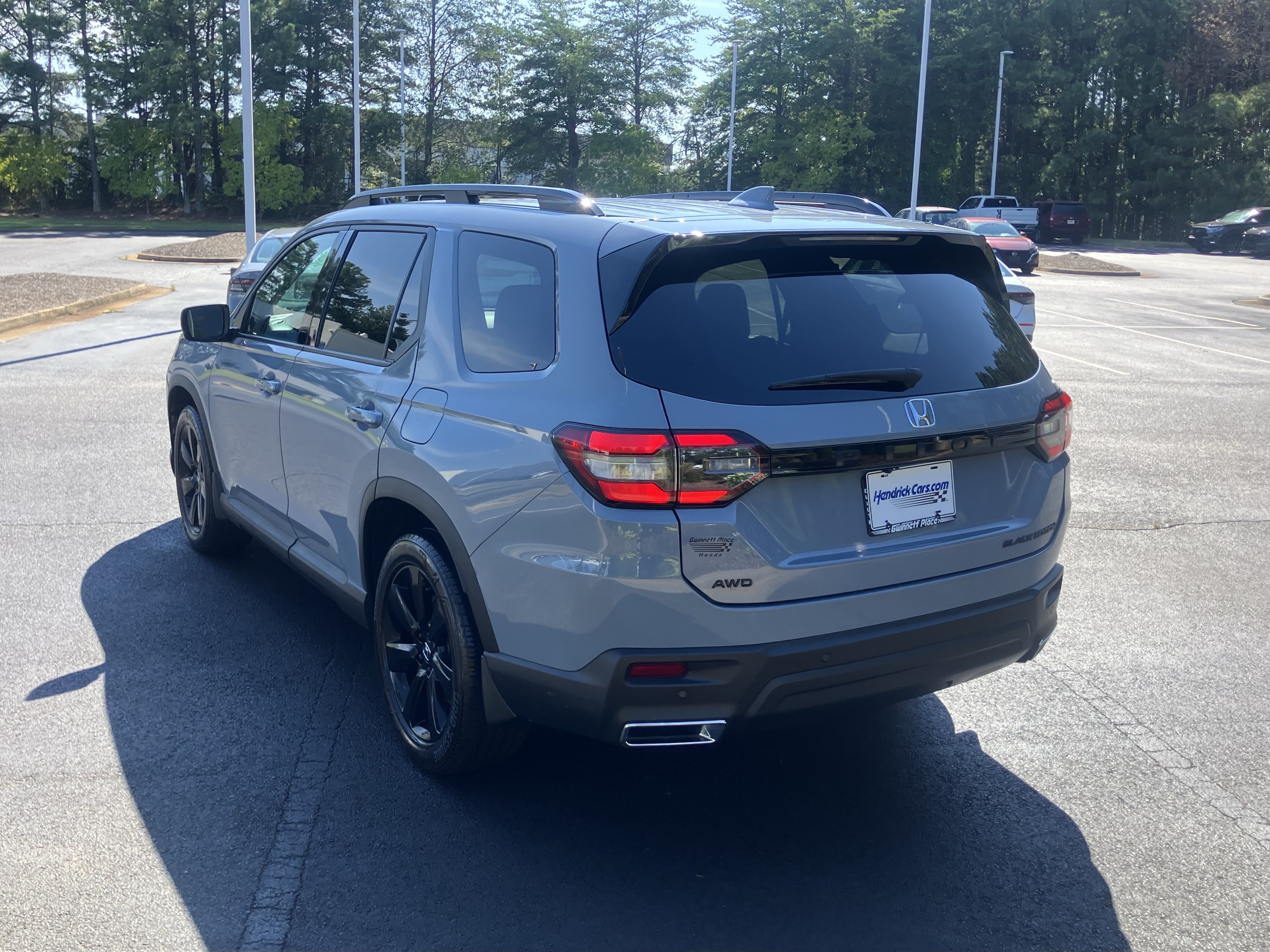 Certified 2025 Honda Pilot Black Edition image 8