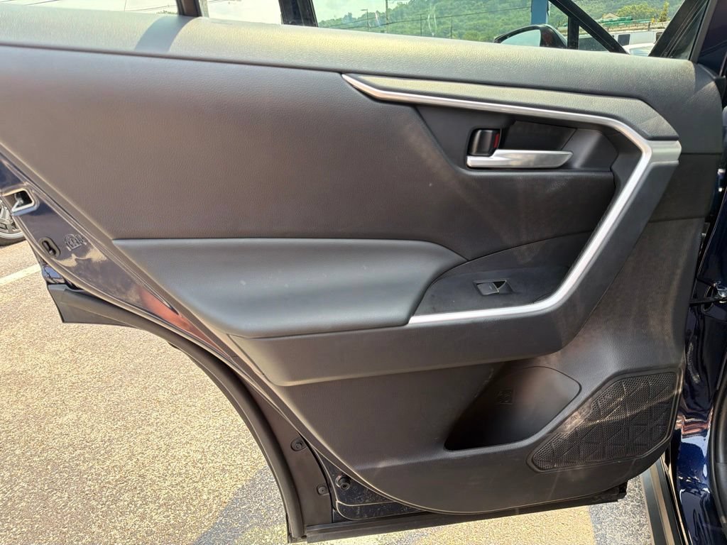 Used 2025 Toyota RAV4 XLE w/ Convenience Package FWD image 25