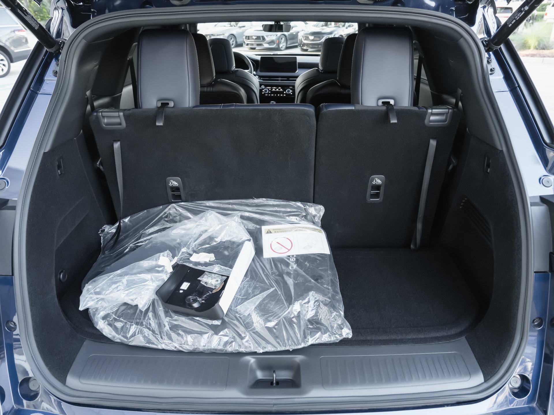 Certified 2026 INFINITI QX60 Sport w/ Dark Cargo Package AWD/4WD image 41