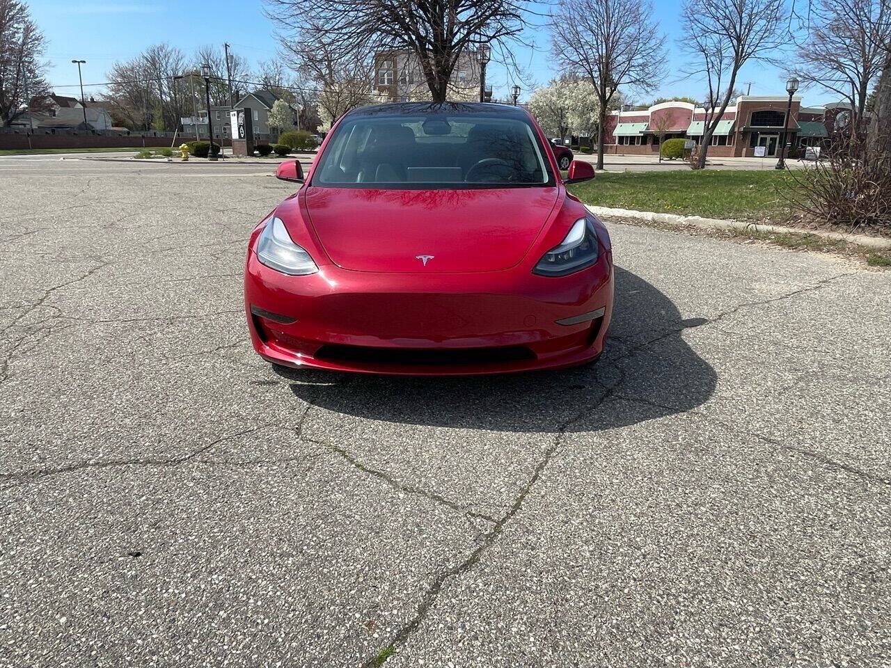 Used 2021 Tesla Model 3 Standard Range Plus RWD image 3