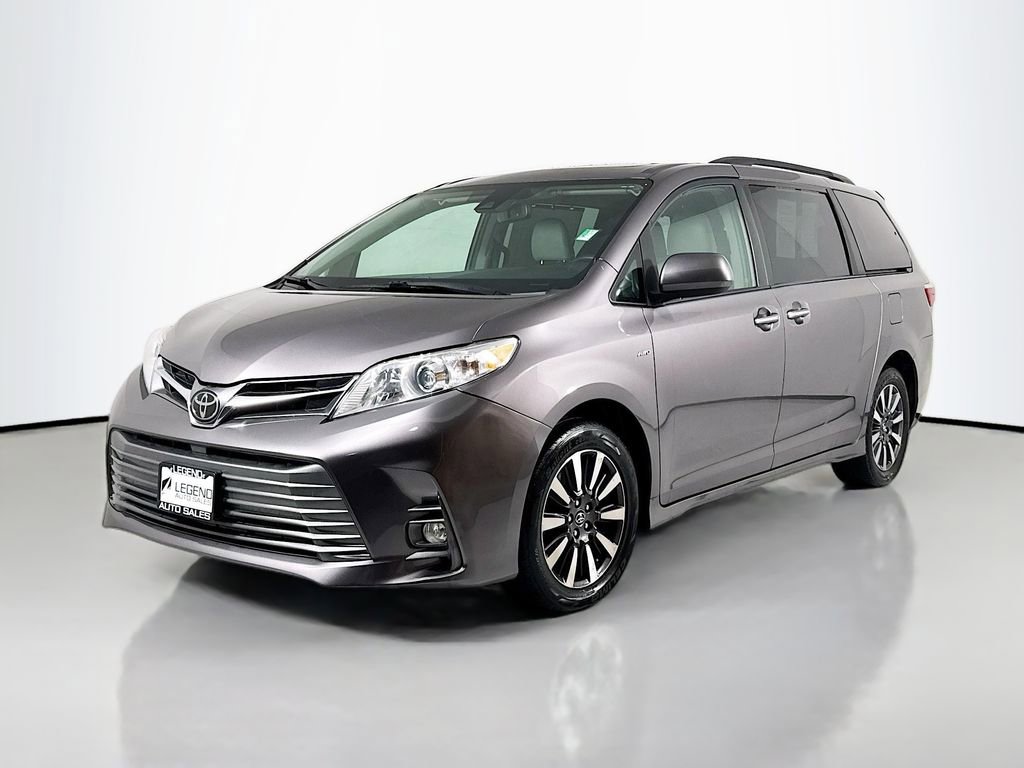 Used 2019 Toyota Sienna XLE image 1