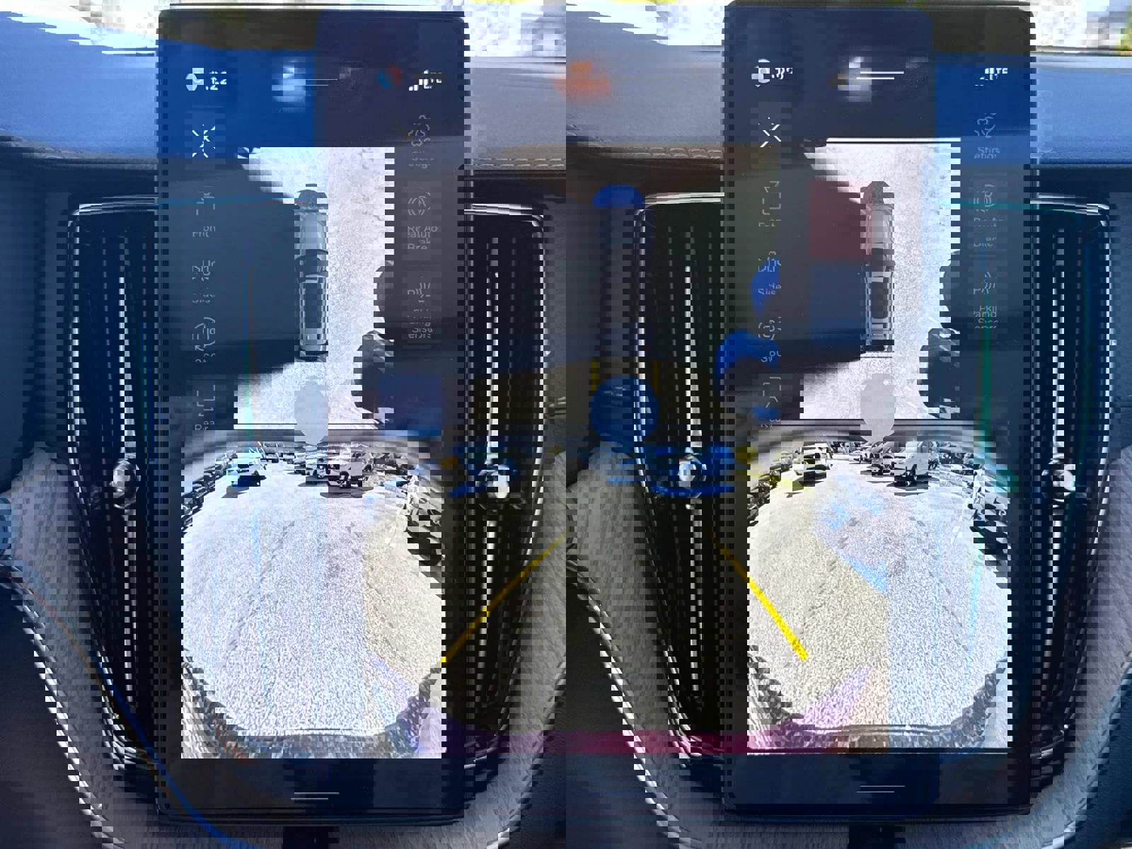 New 2026 Volvo XC60 B5 Ultra w/ Climate Package image 23