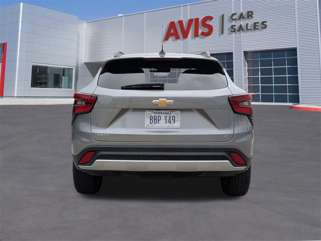 Used 2025 Chevrolet Trax LT w/ LT Convenience Package image 7