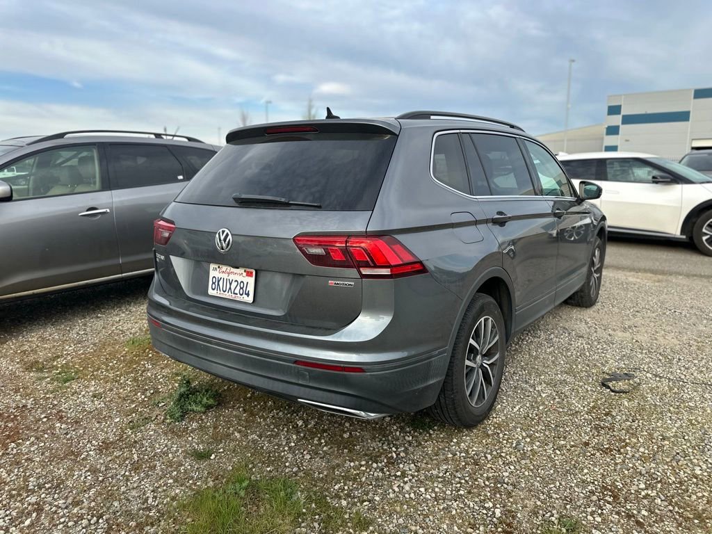 Used 2019 Volkswagen Tiguan SE w/ Panoramic Sunroof Package image 6