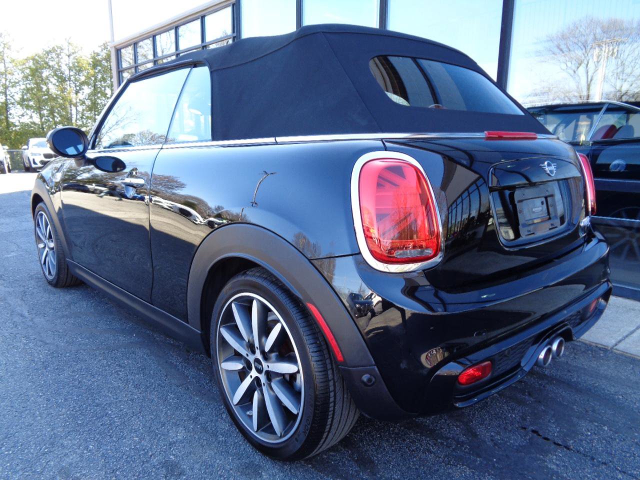 Used 2021 MINI Cooper S w/ Signature Upholstery Package image 11