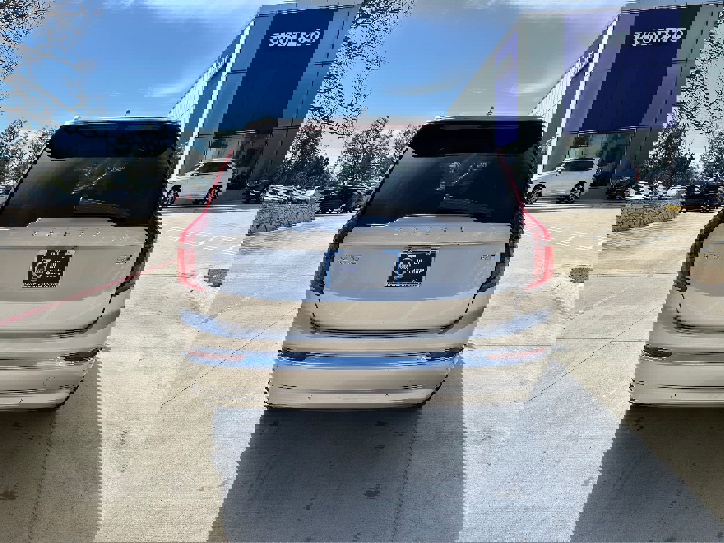 Used 2025 Volvo XC90 B6 Core w/ Protection Package Premier image 5