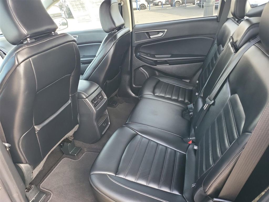 Used 2022 Ford Edge SEL image 16