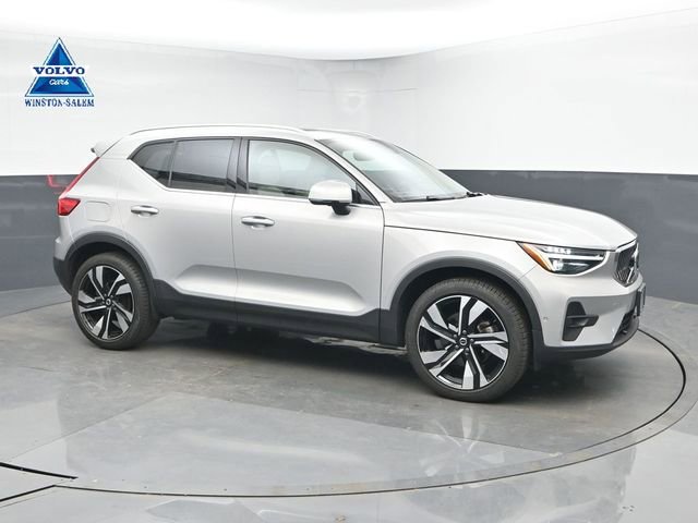 Used 2023 Volvo XC40 B5 Ultimate w/ Climate Package video 1