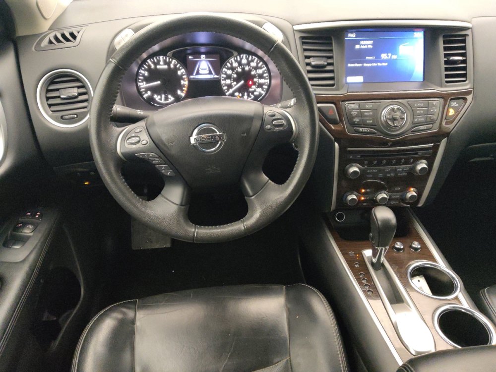 Used 2016 Nissan Pathfinder Platinum image 22