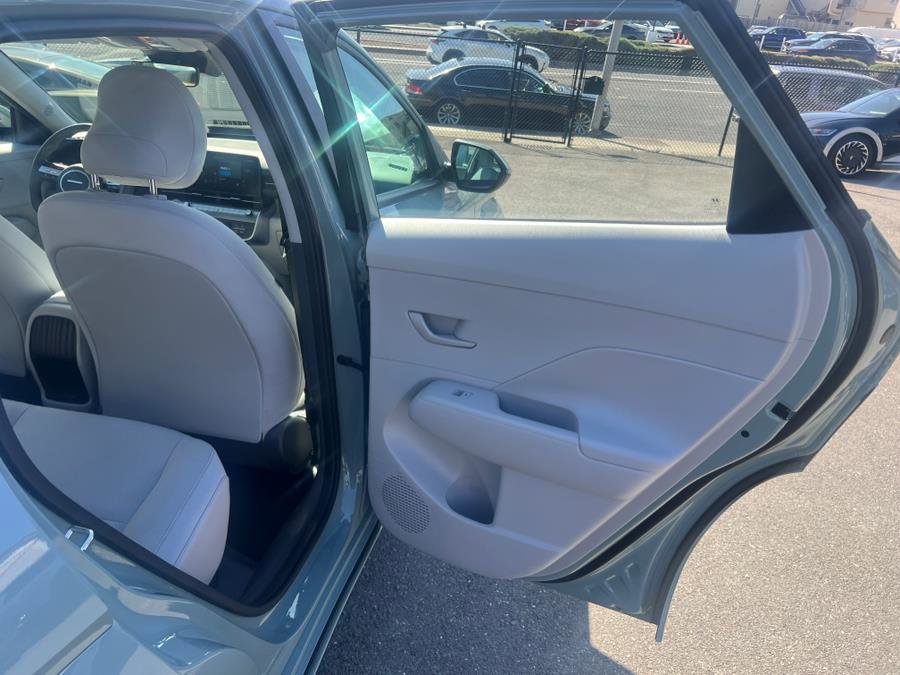 Used 2024 Hyundai Kona SE image 39