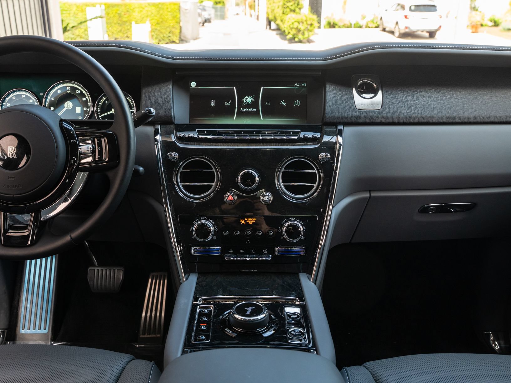 Certified 2024 Rolls-Royce Cullinan w/ Cullinan Package AWD/4WD image 4