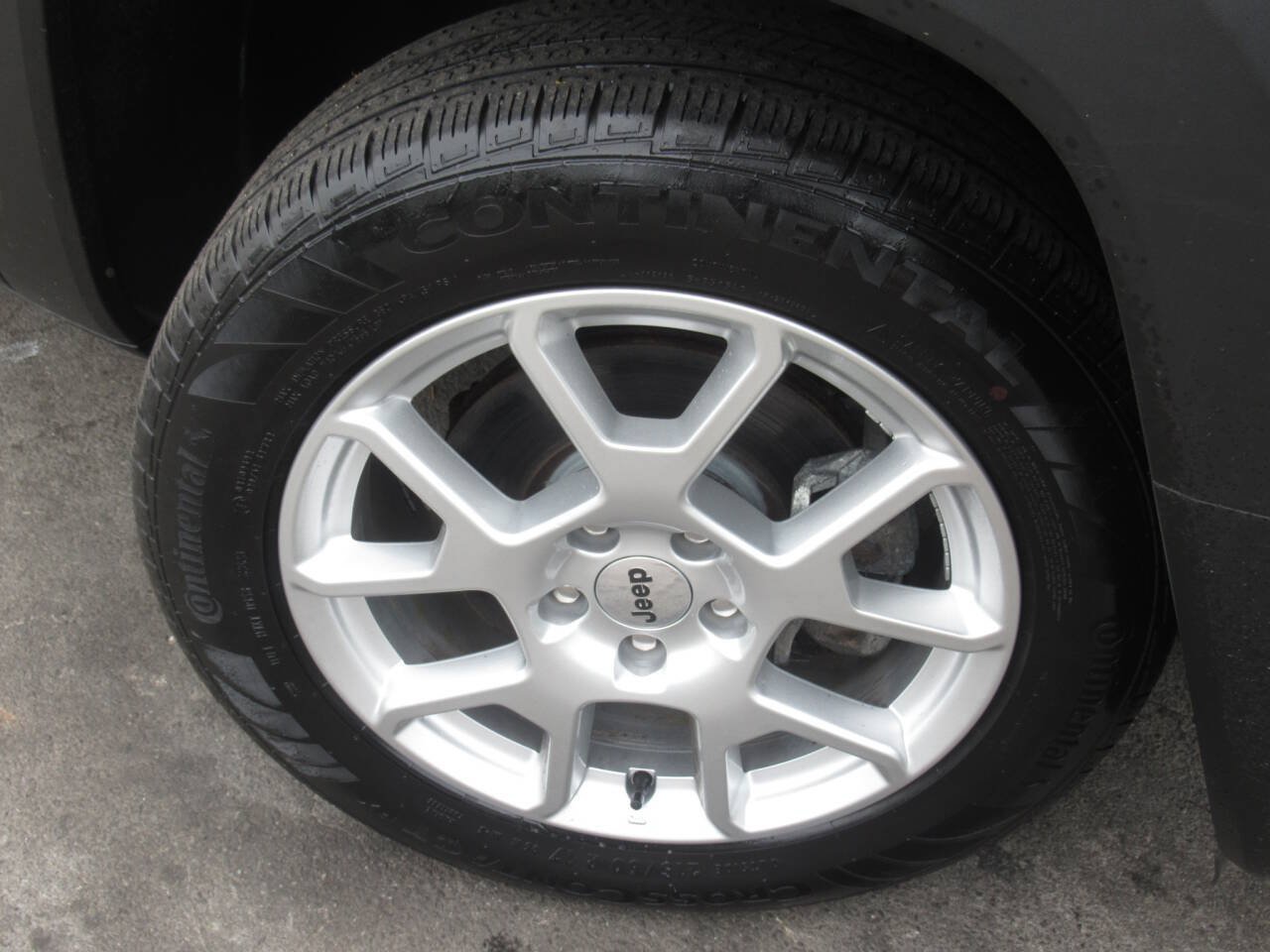 Used 2023 Jeep Renegade Latitude w/ Premium Group AWD/4WD image 4