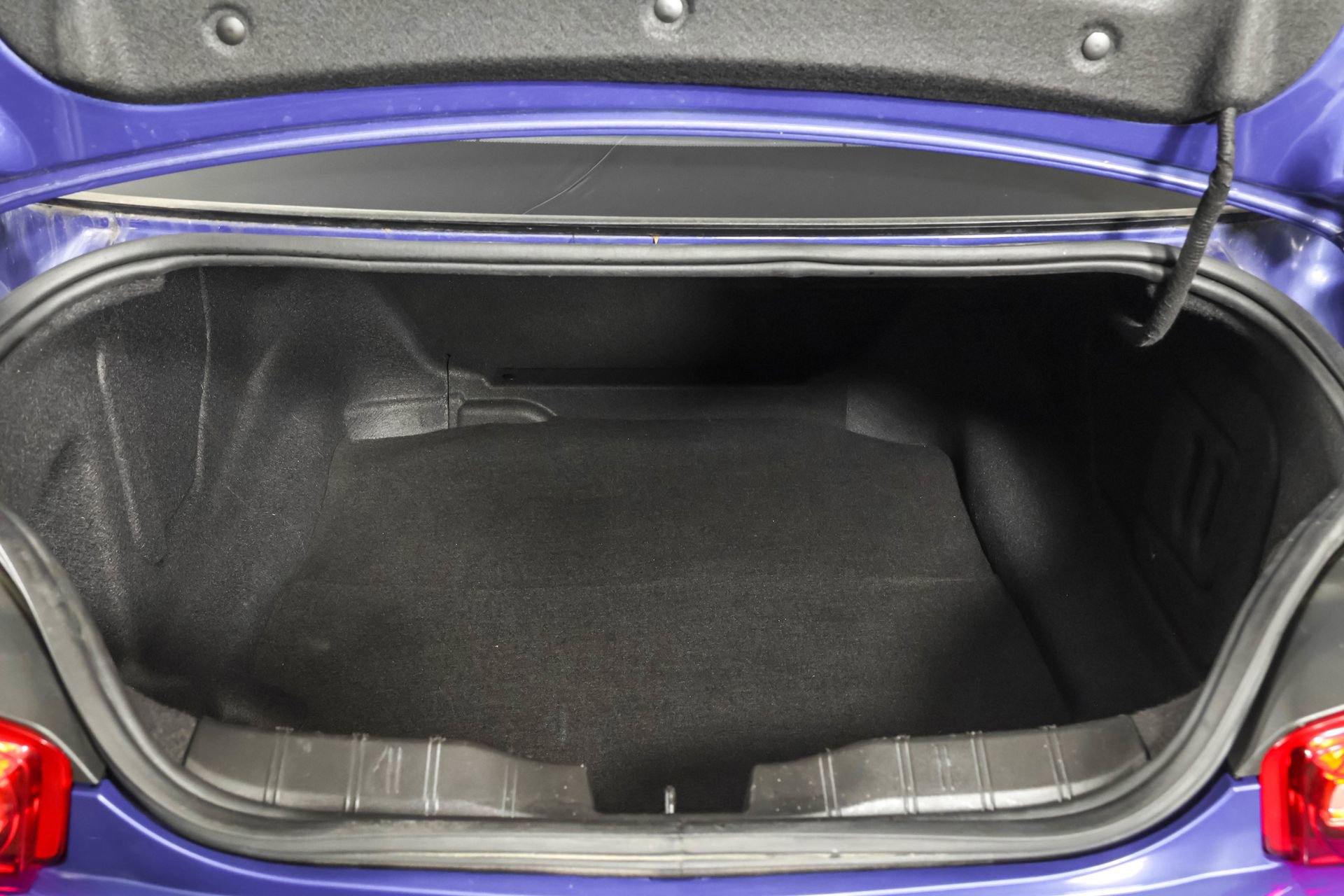 Used 2019 Chevrolet Camaro LS image 36