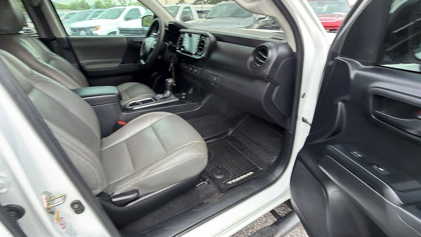 Used 2020 Toyota Tacoma SR AWD/4WD image 19