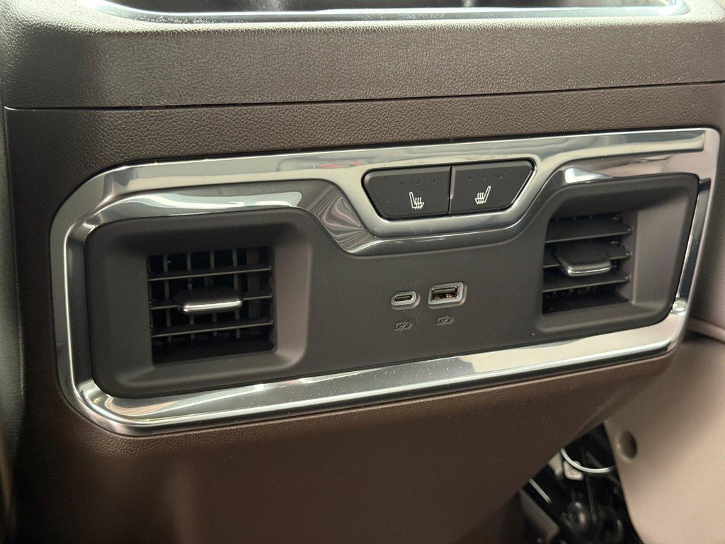 Used 2026 Chevrolet Silverado 2500 LTZ w/ LTZ Plus Package image 12