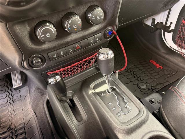 Used 2017 Jeep Wrangler Unlimited Rubicon AWD/4WD image 22