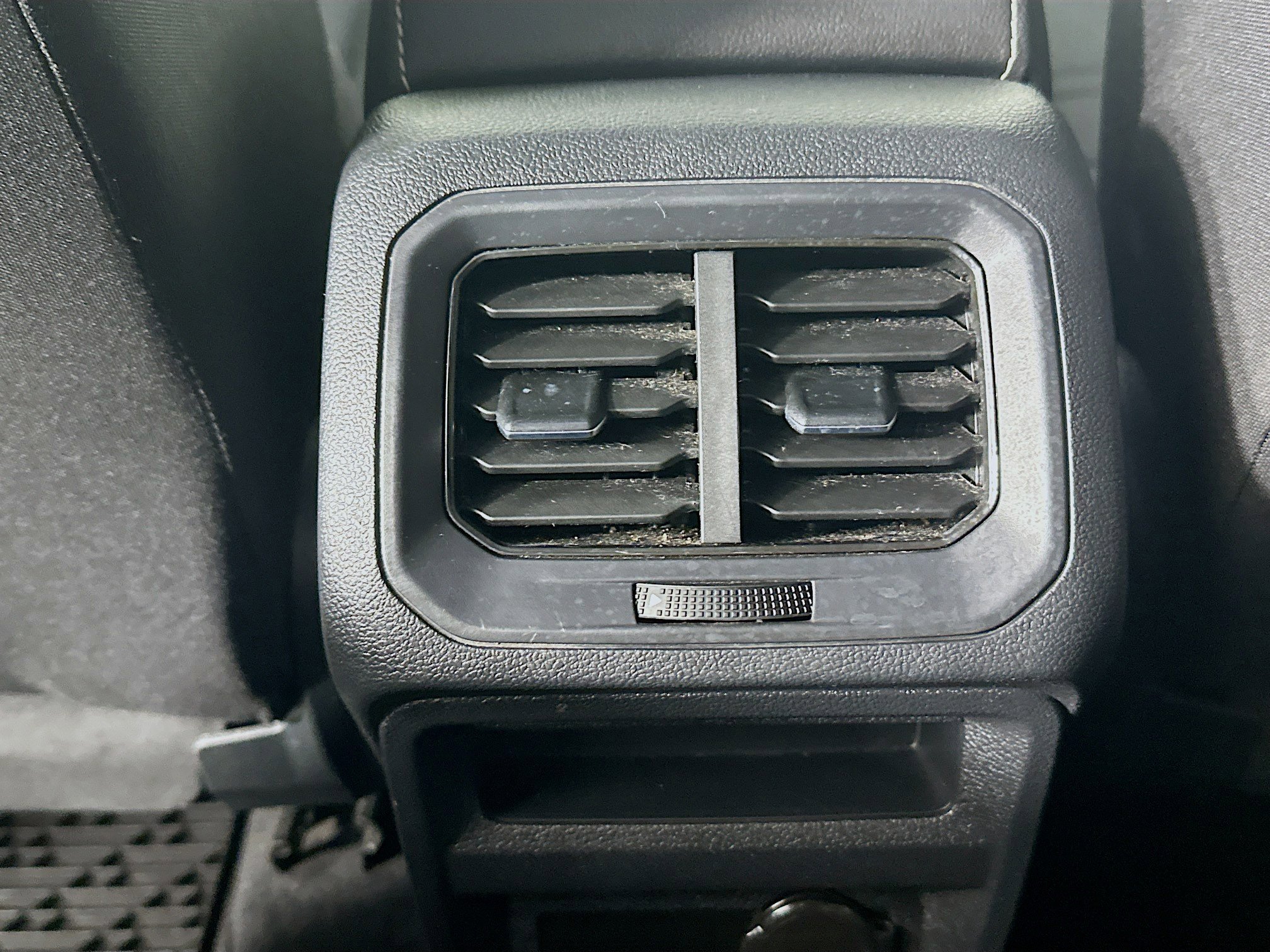 Used 2022 Volkswagen Tiguan S image 26