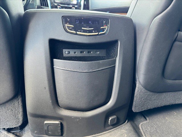 Used 2020 Cadillac Escalade Premium Luxury RWD image 19