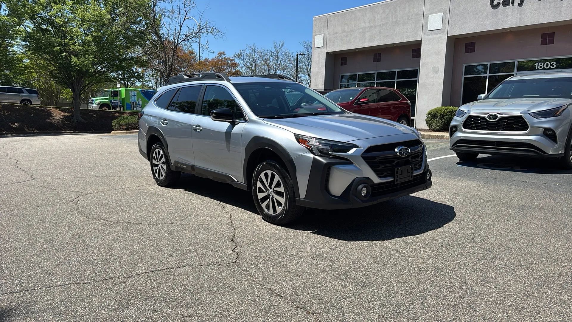 Used 2023 Subaru Outback Premium image 3