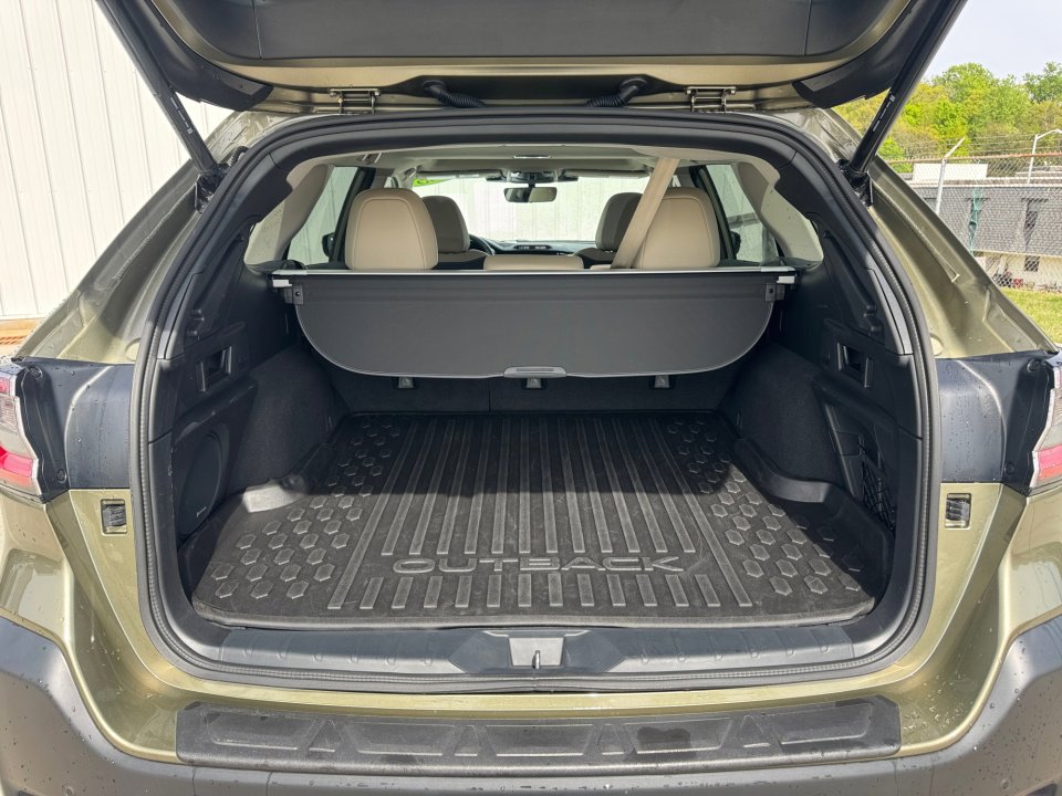 Used 2025 Subaru Outback Limited image 19