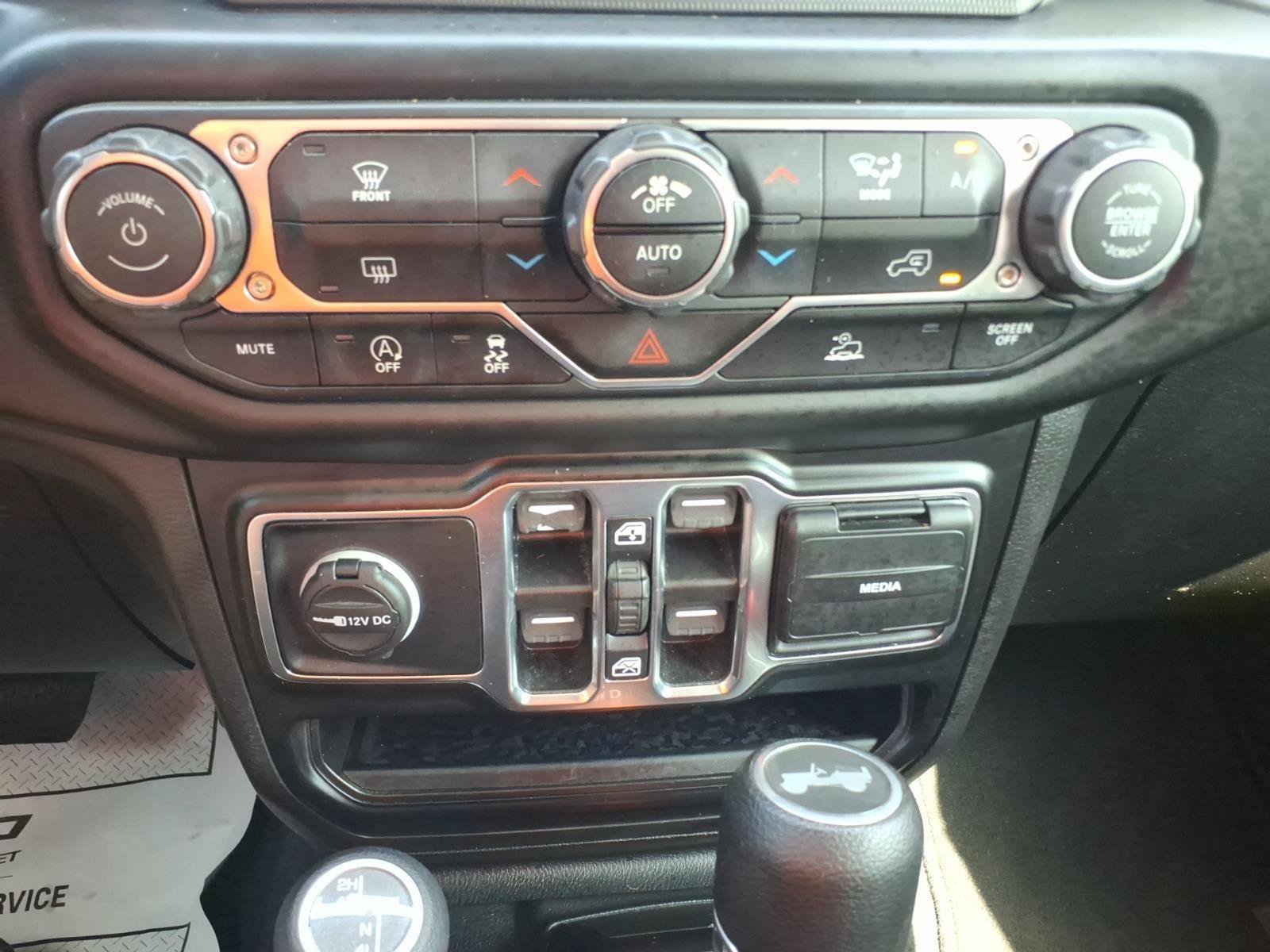 Used 2021 Jeep Wrangler Unlimited Sahara w/ Uconnect 4C Nav & Sound Group AWD/4WD image 24