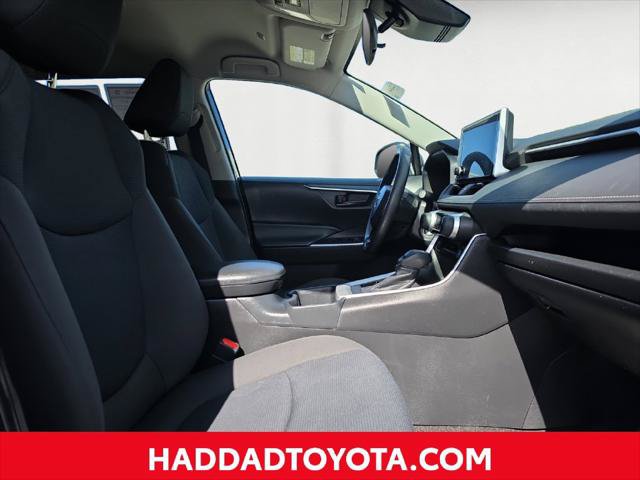 Certified 2023 Toyota RAV4 LE AWD/4WD image 17