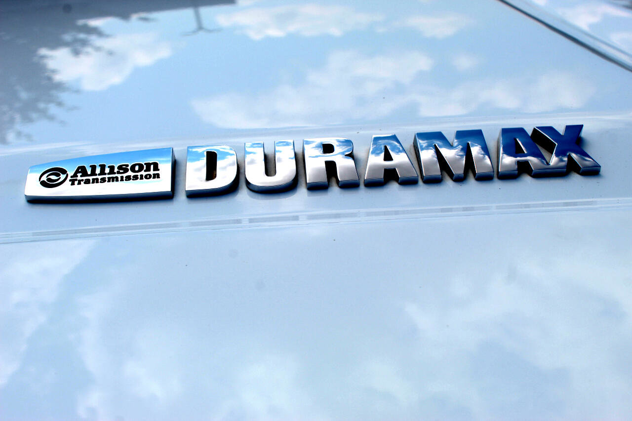 Used 2015 GMC Sierra 3500 Denali image 2