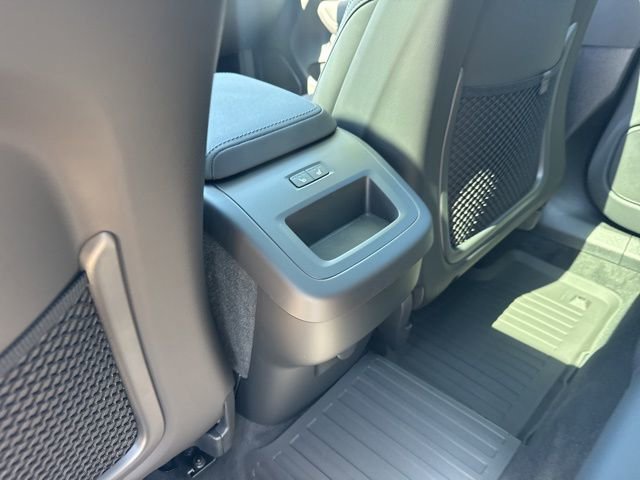 New 2026 Volvo XC60 B5 Plus w/ Climate Package image 17