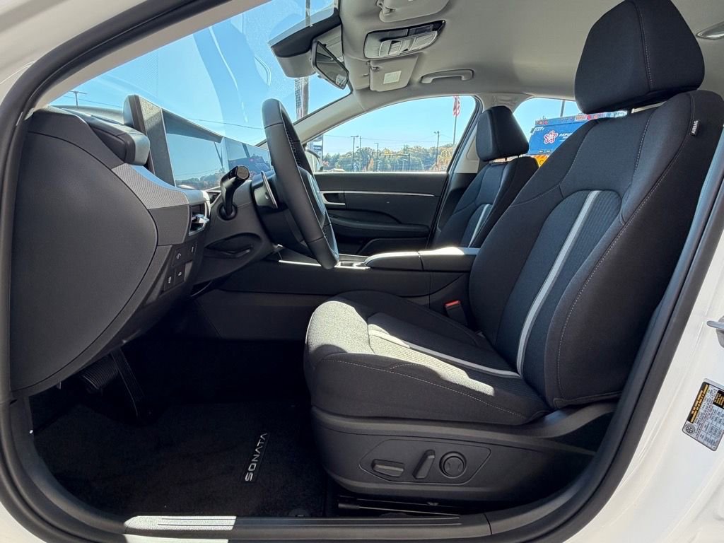 New 2026 Hyundai Sonata SEL FWD image 9