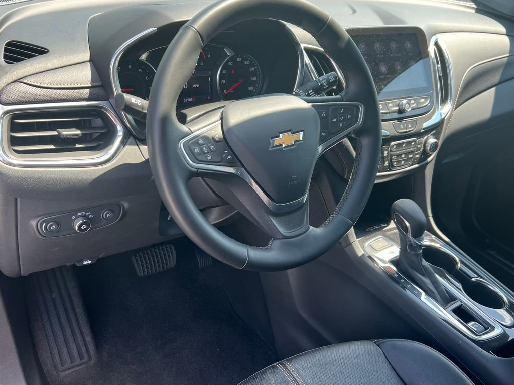 Used 2023 Chevrolet Equinox Premier AWD/4WD image 18