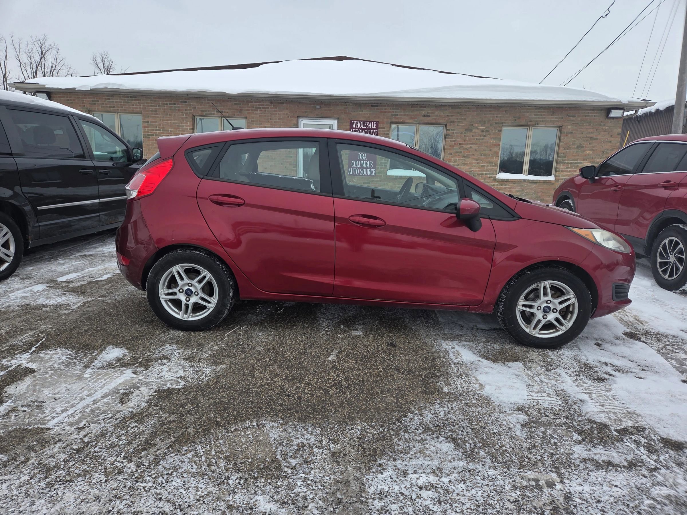 Used 2017 Ford Fiesta SE image 4