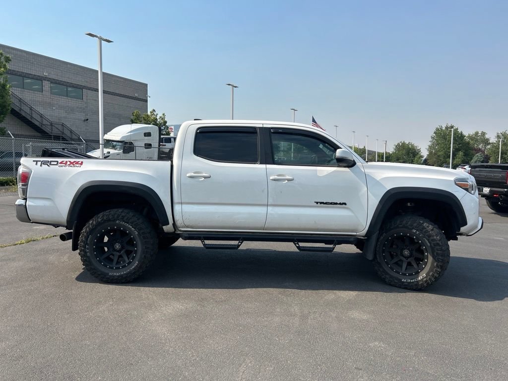 Used 2020 Toyota Tacoma TRD Off-Road AWD/4WD image 4
