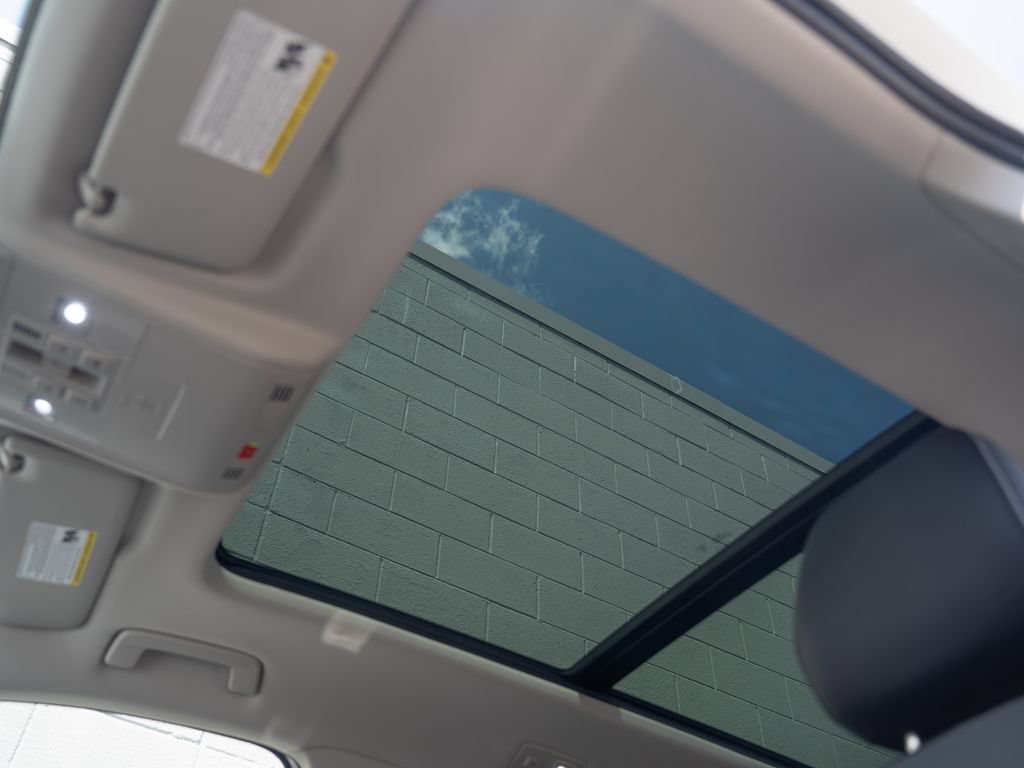 Certified 2023 Volkswagen Taos S FWD image 30