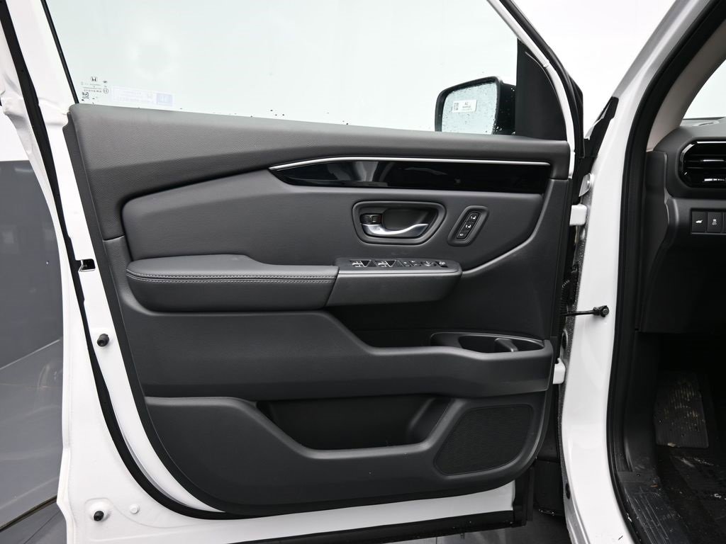 New 2025 Honda Pilot Touring image 30