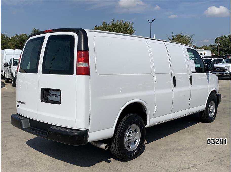 Used 2019 Chevrolet Express 2500 RWD image 2