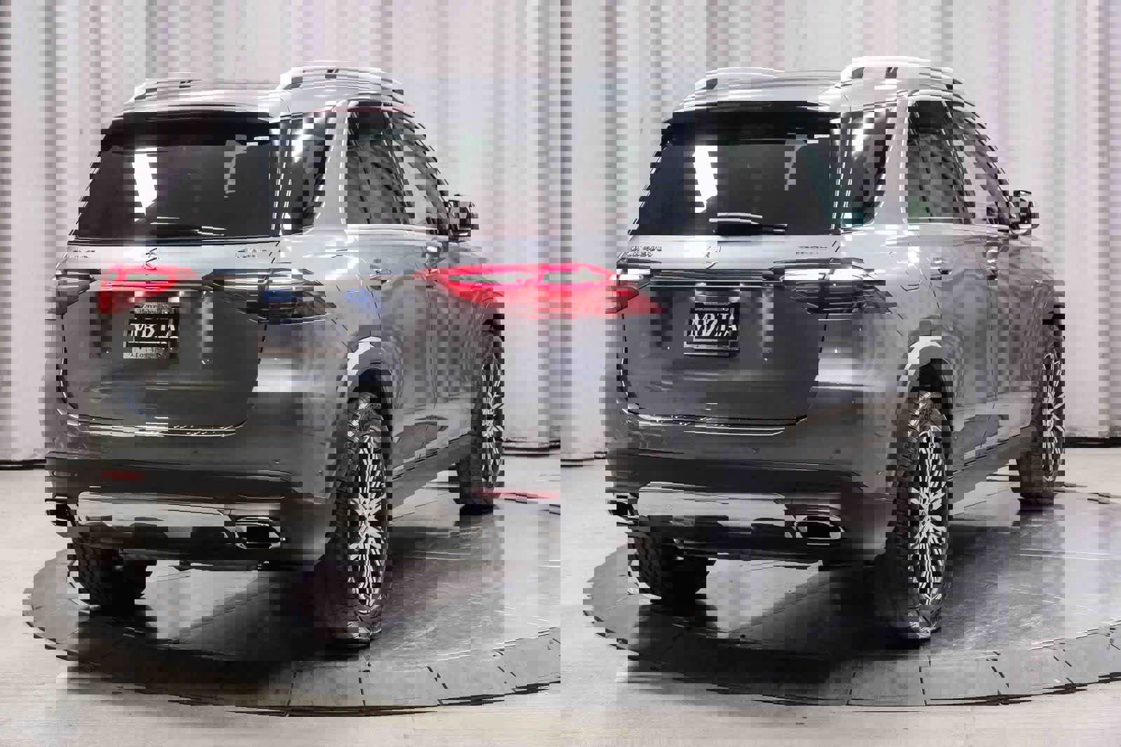 Used 2025 Mercedes-Benz GLE 450e 4MATIC image 4