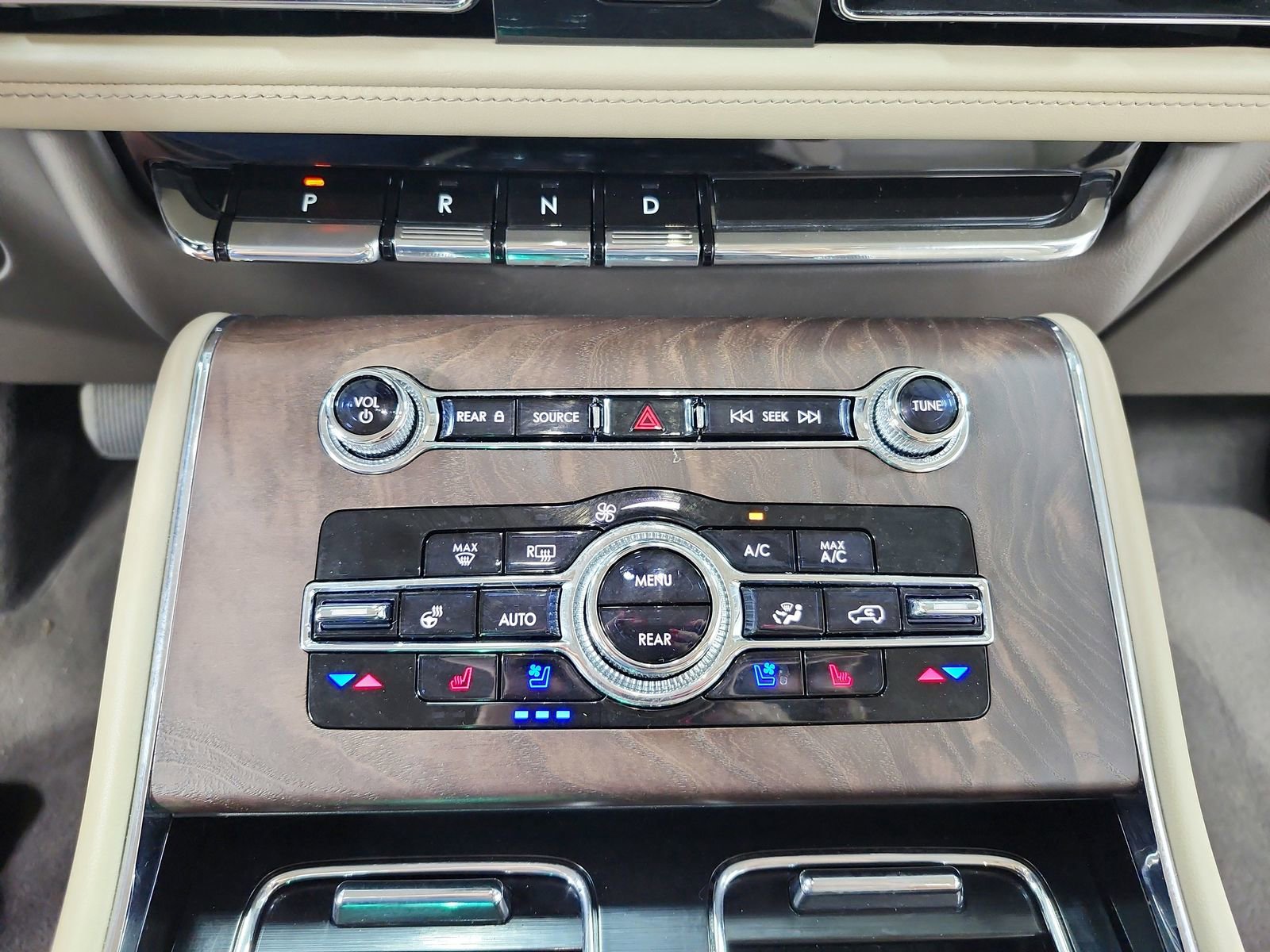 Used 2023 Lincoln Aviator Reserve w/ Elements Package Plus image 30