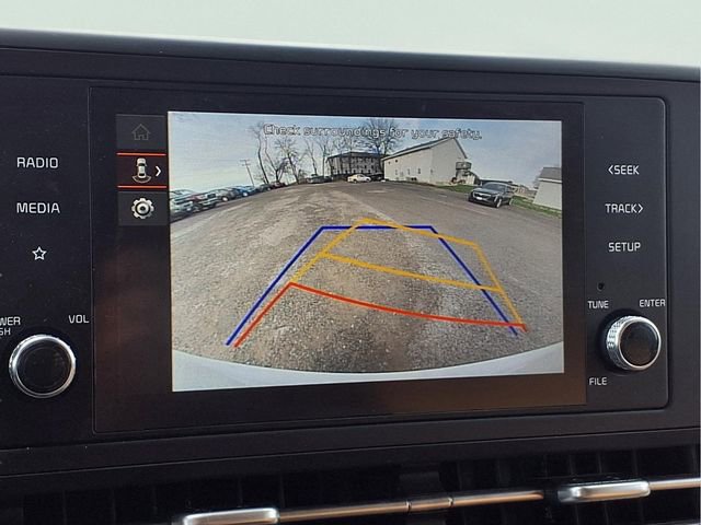 Used 2024 Kia Carnival LX image 8