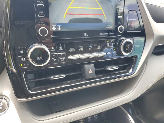 Used 2022 Toyota Highlander Limited image 24