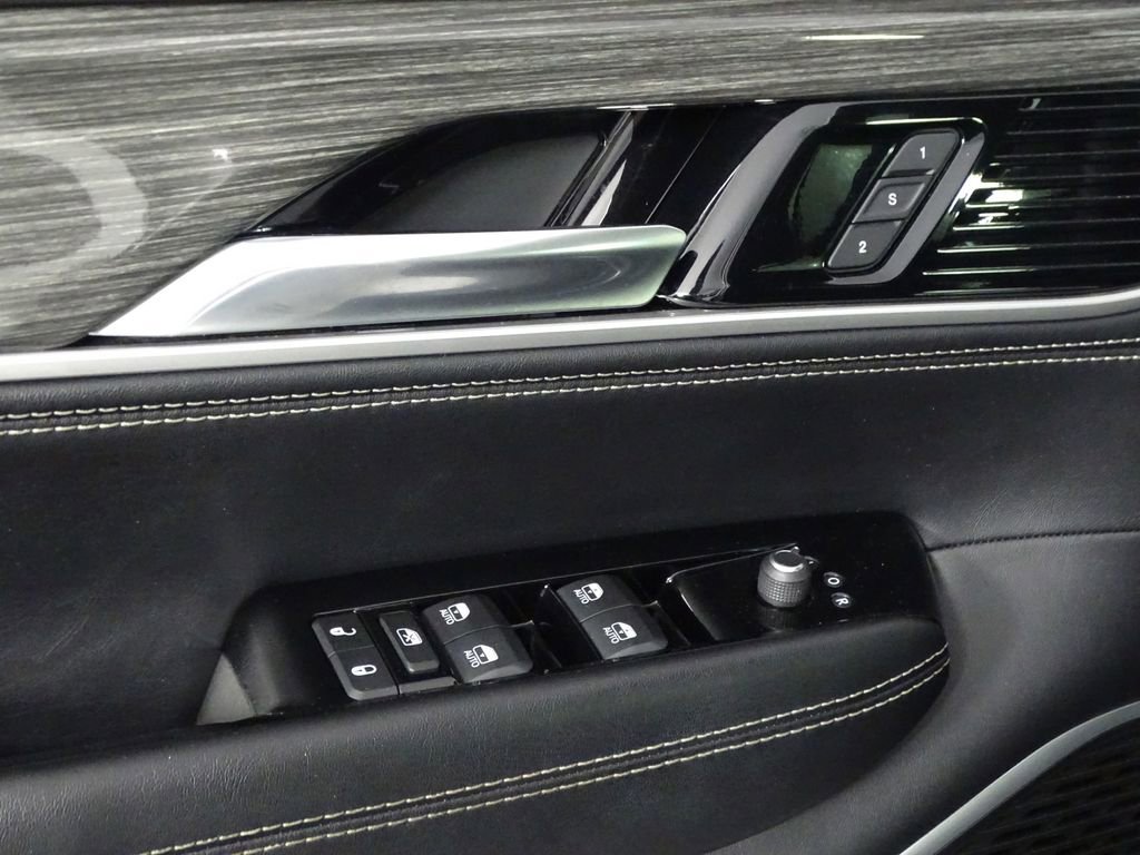 Used 2022 Jeep Wagoneer Series III image 19